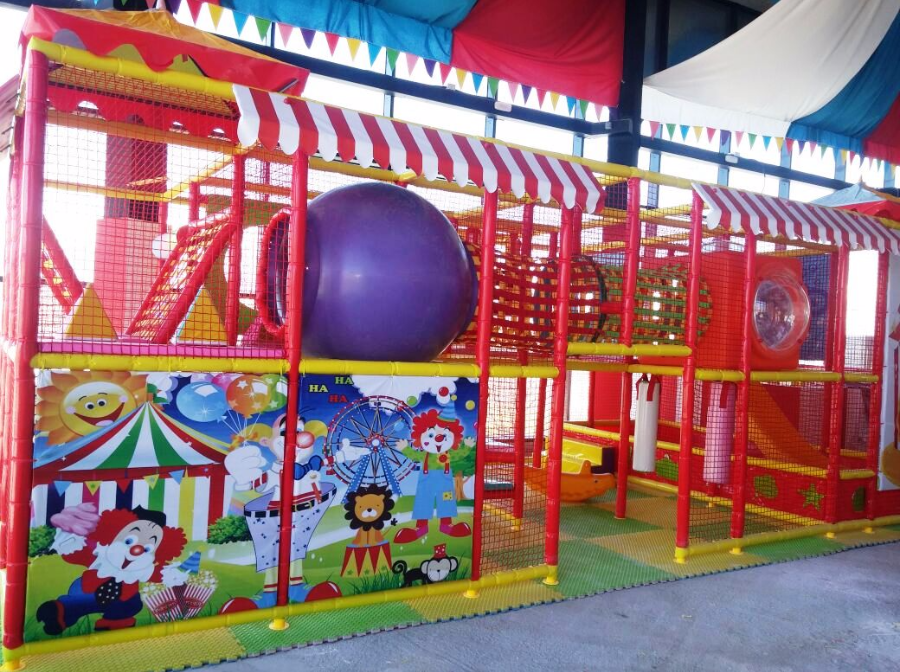 KidLandPark: Parque infantil con temáticas variadas y juegos interactivos